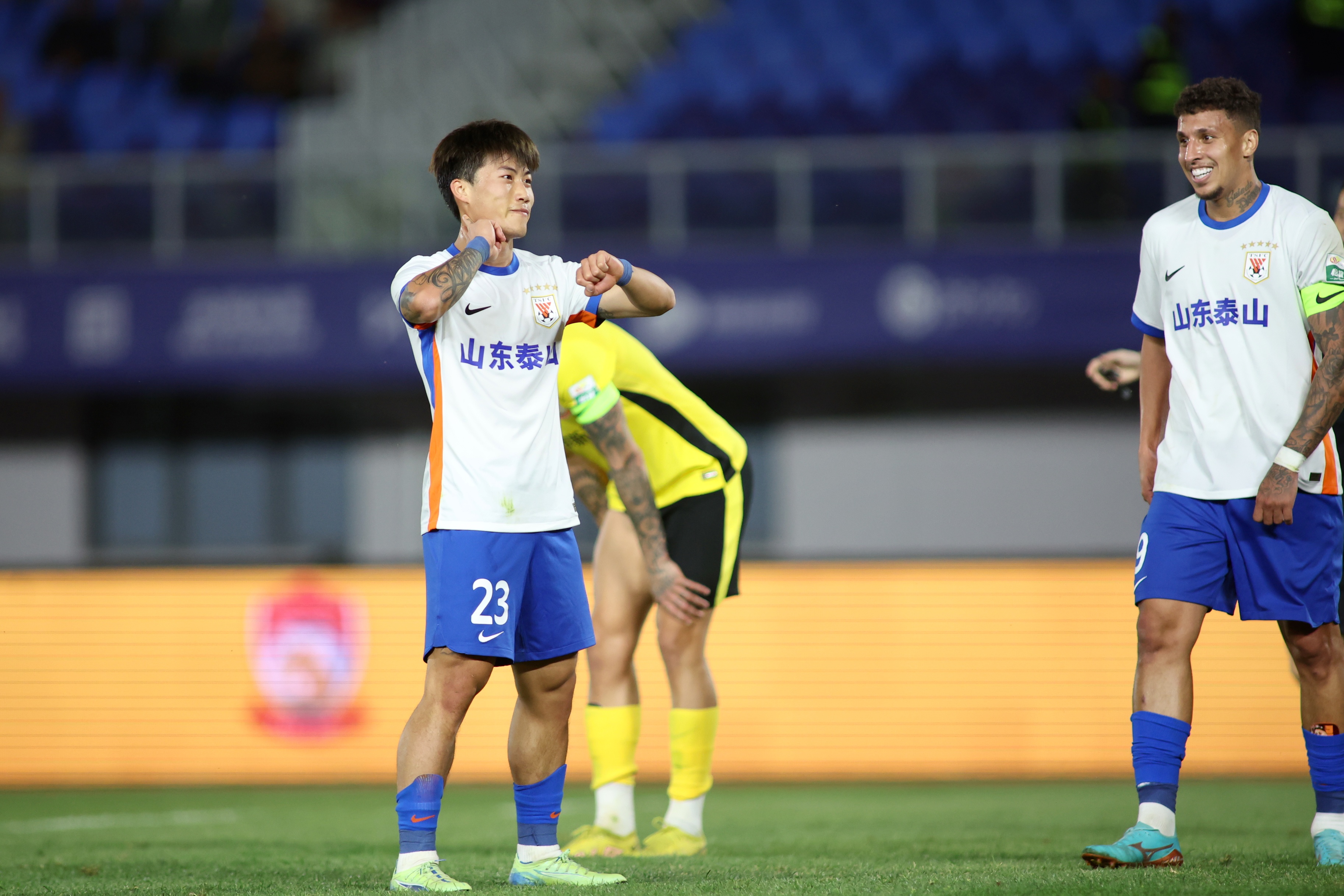 开云APP-鲁媒：德转更新泰山球员号码，谢文能改穿7号、彭啸改穿3号